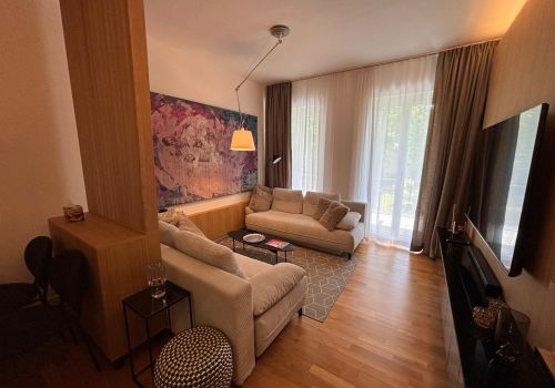 Bild zum Objekt A4RES - Luxuriös vollausgestattete 2-RWE mit Einbauküche, Balkon &amp